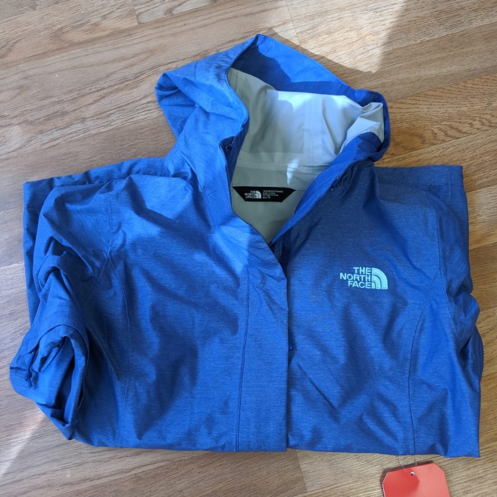NORTH FACE WOMEN'S VENTURE 2 JACKET (extra small)